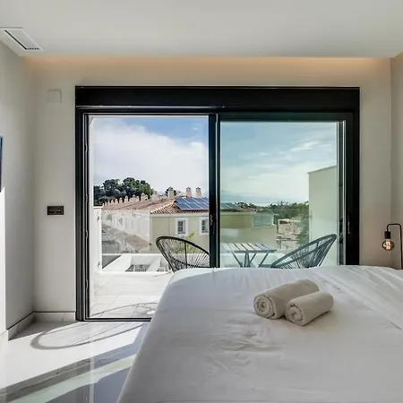 Luxurious Newly Built Townhouse Close To The *