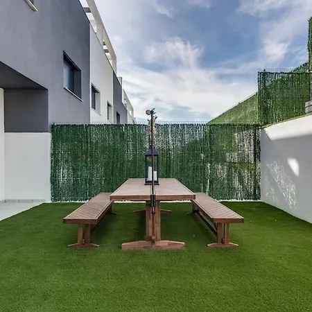 Luxurious Newly Built Townhouse Close To The * Торремолинос