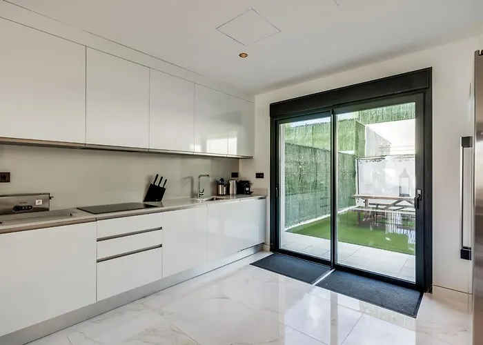 Luxurious Newly Built Townhouse Close To The *