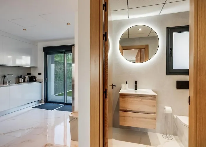 Luxurious Newly Built Townhouse Close To The Апартаменты Торремолинос