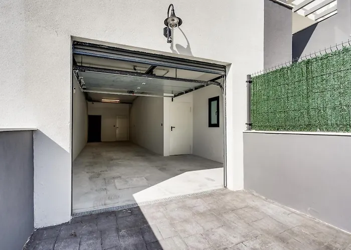 Luxurious Newly Built Townhouse Close To The *