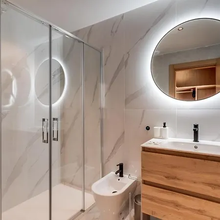 Luxurious Newly Built Townhouse Close To The Διαμέρισμα