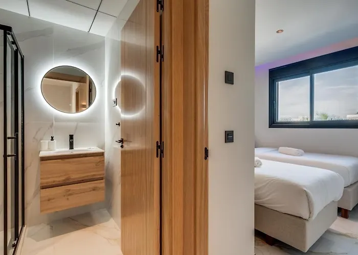 Luxurious Newly Built Townhouse Close To The *