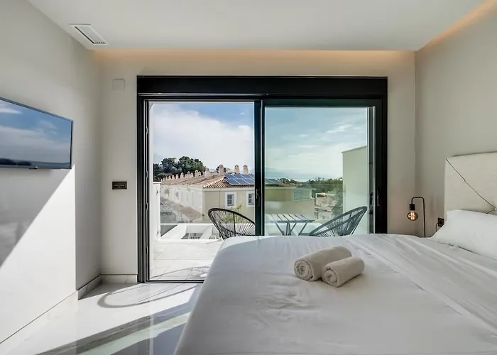 Luxurious Newly Built Townhouse Close To The *