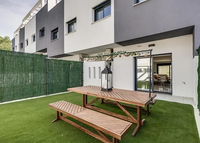 Luxurious Newly Built Townhouse Close To The Apartamento