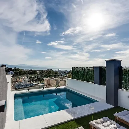 Apartment Luxurious Newly Built Townhouse Close To The