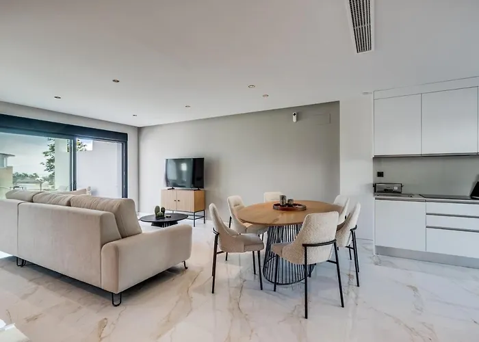 Apartment Luxurious Newly Built Townhouse Close To The *