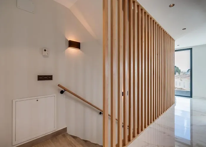 Luxurious Newly Built Townhouse Close To The *