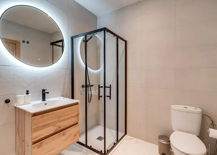 Luxurious Newly Built Townhouse Close To The Apartment *