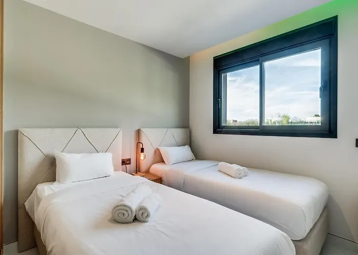 Luxurious Newly Built Townhouse Close To The Torremolinos