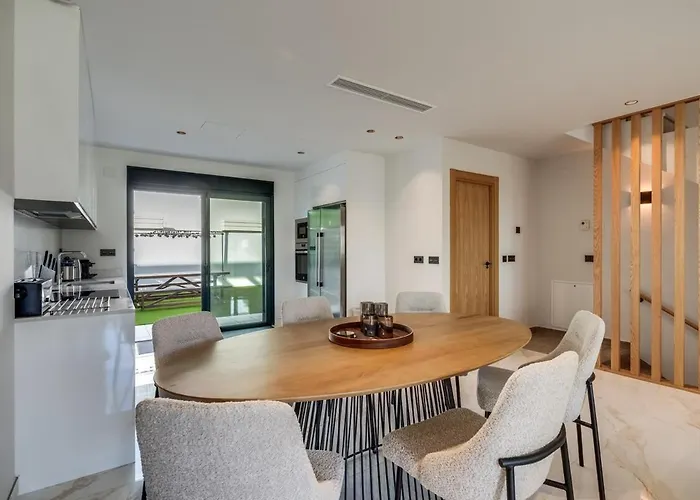 Apartment Luxurious Newly Built Townhouse Close To The *